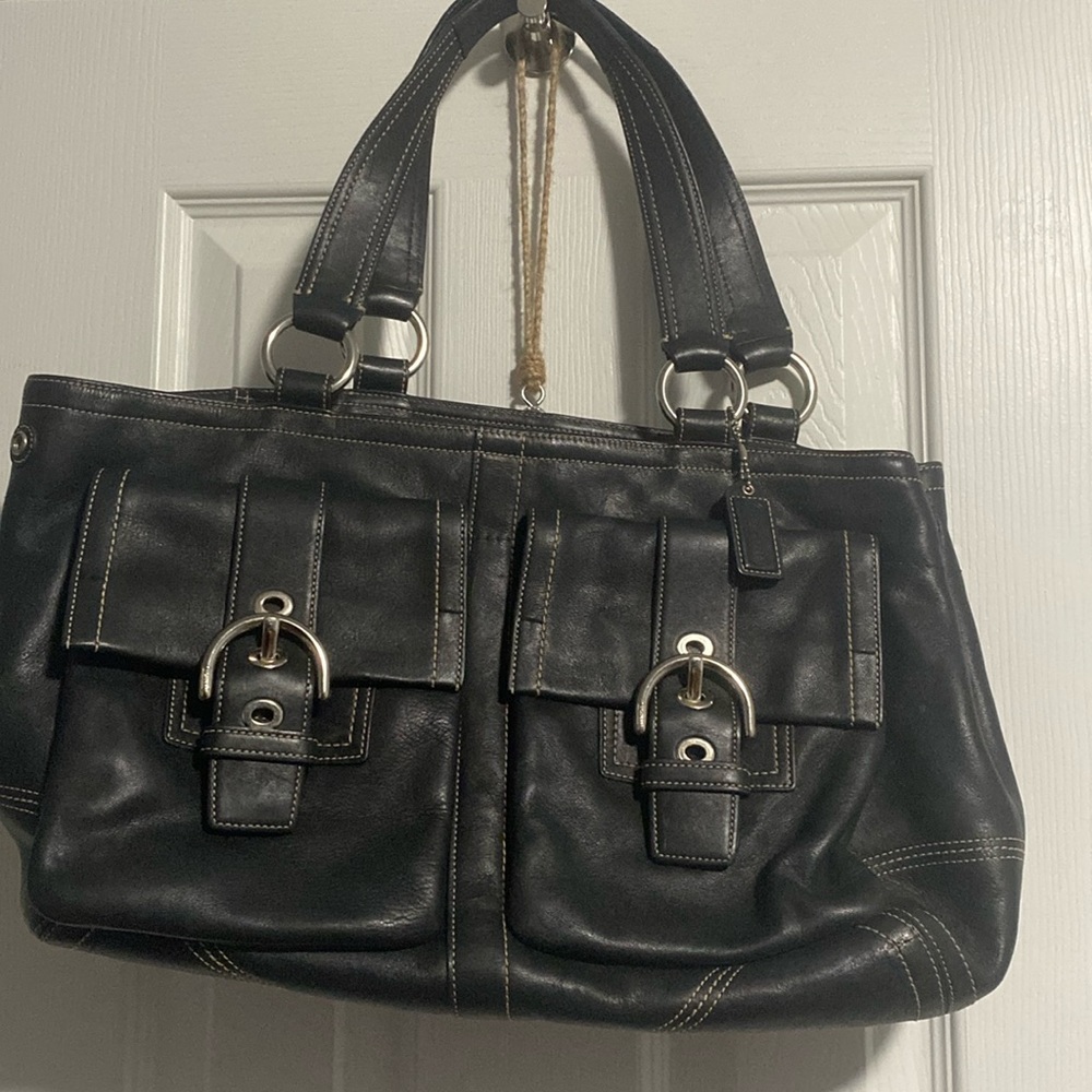 Trending, Vintage Coach leather zip top handbag
